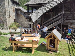 Aufgabe für Kinder draußen