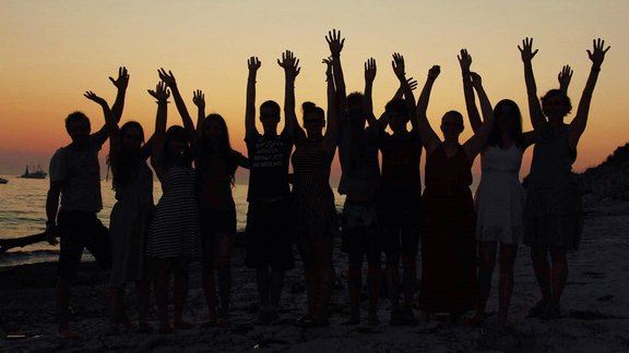 BAM 2020 - Jugendgruppe im Sonnenuntergang - Foto: Kirchmeir